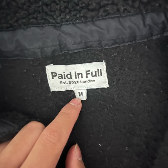 Button up fleece sweater Black and sized medium - Picture 2 of 2